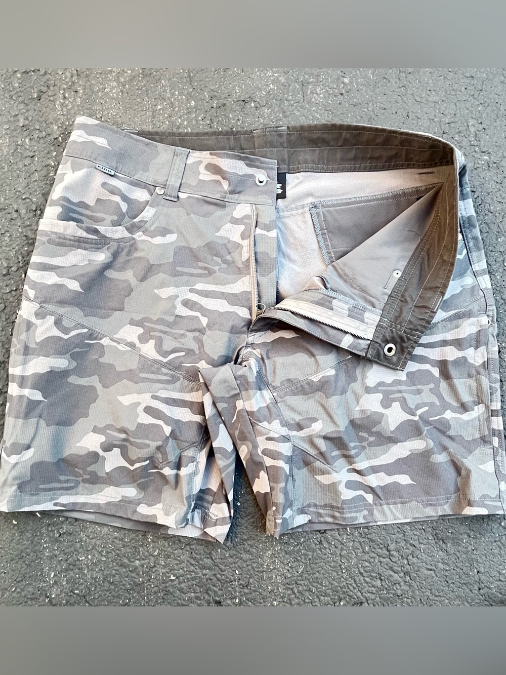 KÜHL Men's Gray Camo Cargo Shorts Casual Utility Style Outdoor Size 36